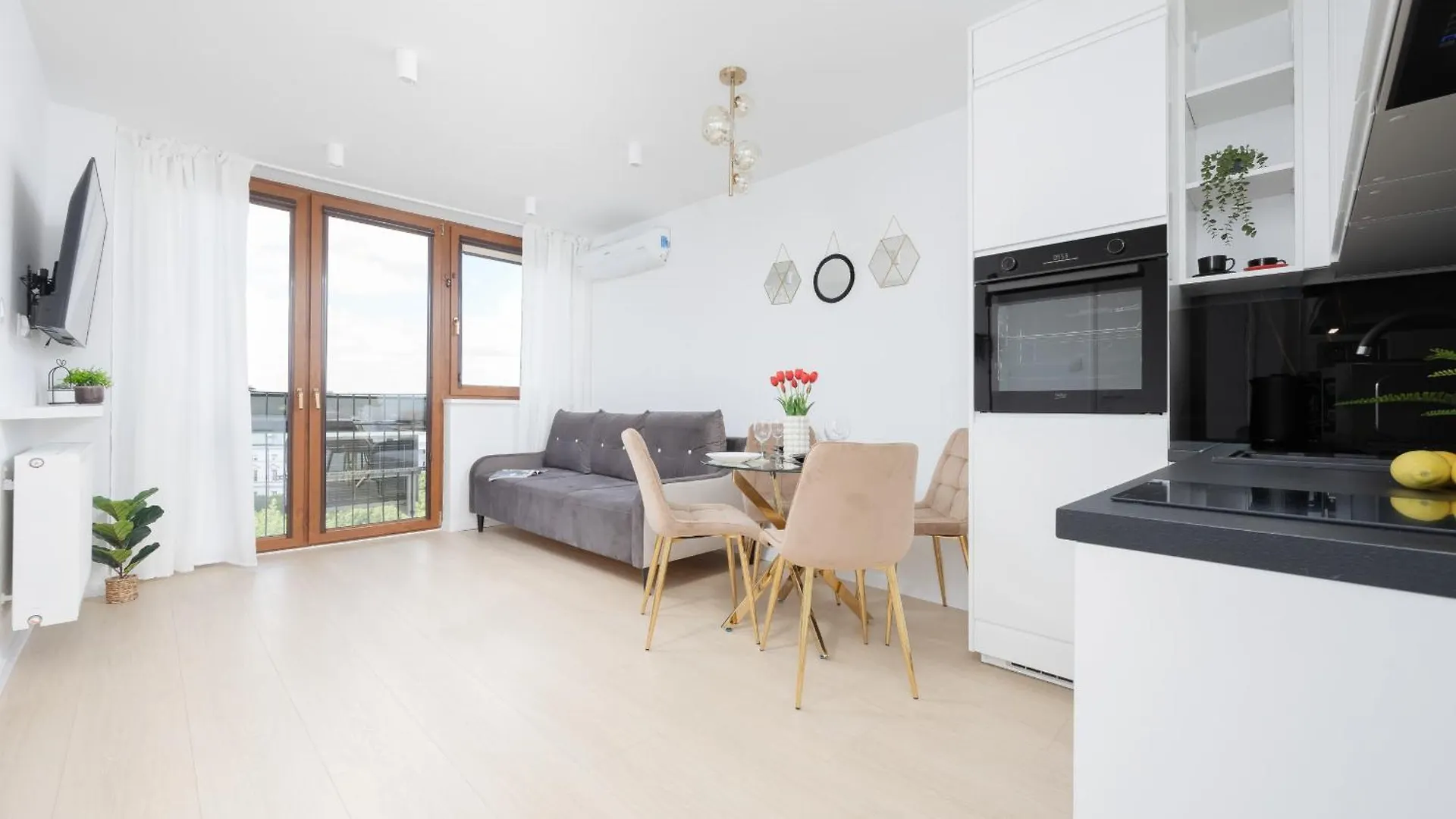 Capitol Bright Apartment In Central Warsaw By Noclegi Renters