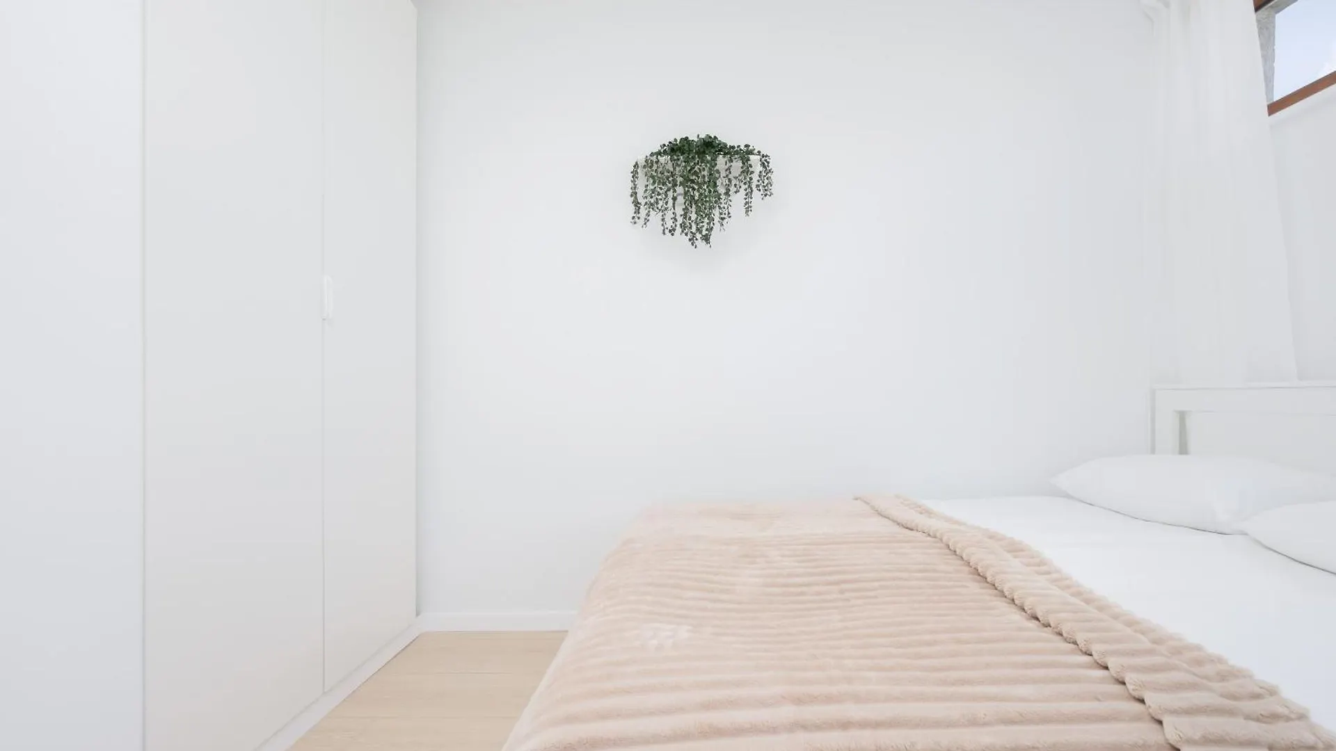 Capitol Bright Apartment In Central Warsaw By Noclegi Renters 0*,  ポーランド
