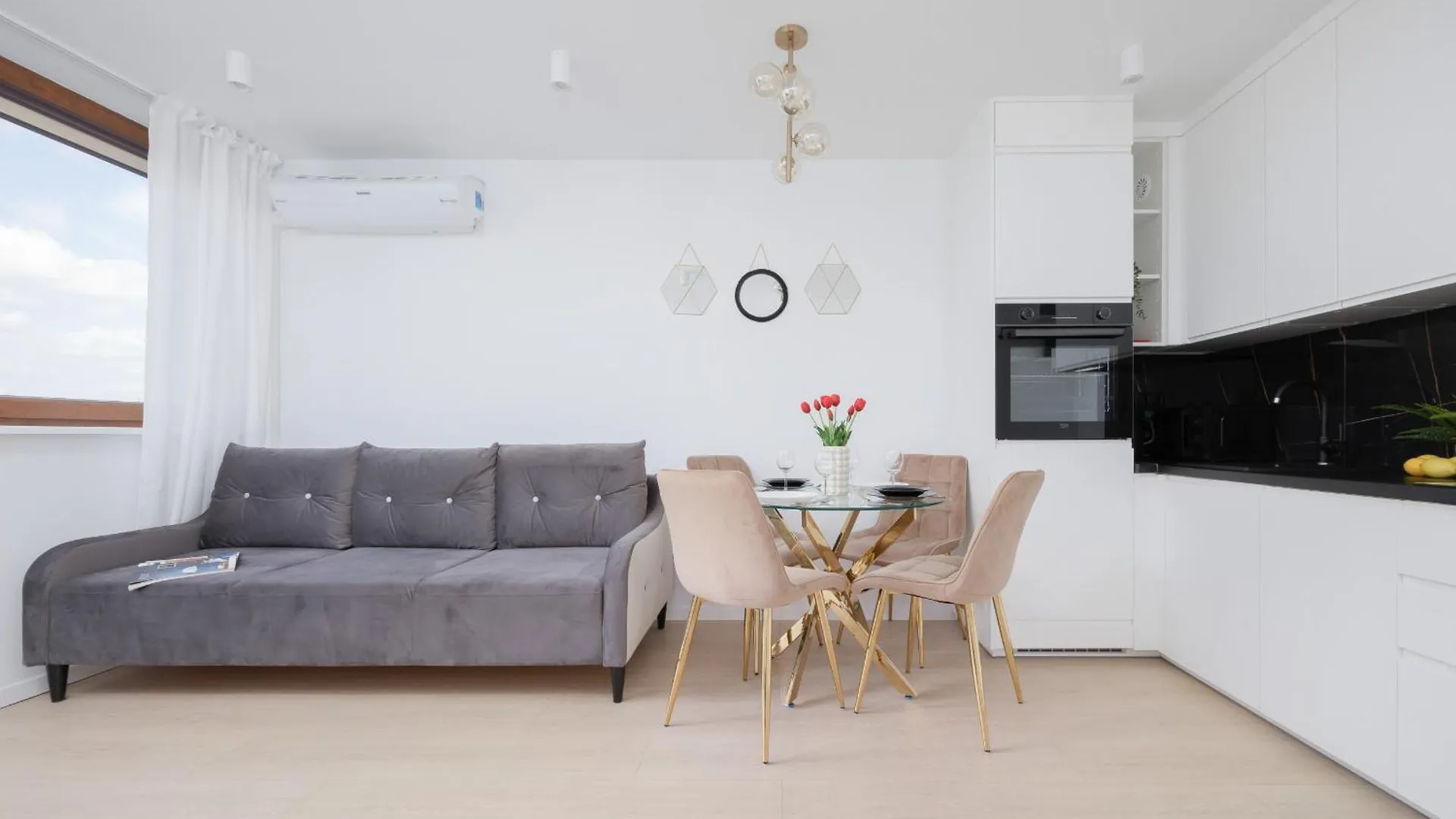 Capitol Bright Apartment In Central Warsaw By Noclegi Renters